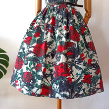Charger l'image dans la galerie, 1950s 1960s - Stunning Red Abstract Roses Dress - W28 (72cm)