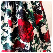 Charger l'image dans la galerie, 1950s 1960s - Stunning Red Abstract Roses Dress - W28 (72cm)