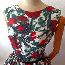 Charger l'image dans la galerie, 1950s 1960s - Stunning Red Abstract Roses Dress - W28 (72cm)