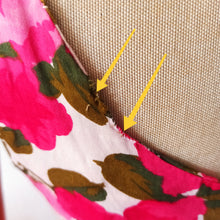 Charger l'image dans la galerie, 1950s - Stunning & Adorable Floral Cotton Dress - W26 (66cm)