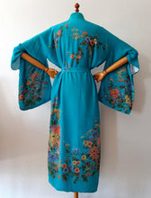 Laden Sie das Bild in den Galerie-Viewer, VTG - Exquisite Pure Silk Japanese Hairo Kimono