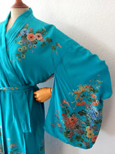 Laden Sie das Bild in den Galerie-Viewer, VTG - Exquisite Pure Silk Japanese Hairo Kimono
