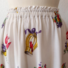 Load image into Gallery viewer, 1940s - Birds & Dancers Novelty Print Rayon Skirt - W26 to 35 (66 to 90cm)