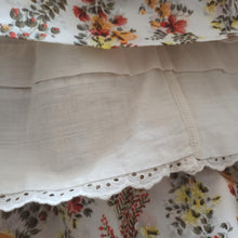 Charger l'image dans la galerie, 1950s - Marie Bonheur, Paris - Adorable Aumnal Floralprint Dress - W25 (64cm)