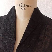 Cargar imagen en el visor de la galería, 1940s - Like New! - Delicious Embroidery Sheer Top - W28 (70cm)