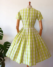 Charger l'image dans la galerie, 1950s - Gorgeous Lime Plaid Cotton Dress - W27 (68cm)
