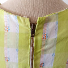Charger l'image dans la galerie, 1950s - Gorgeous Lime Plaid Cotton Dress - W27 (68cm)