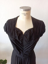 Charger l'image dans la galerie, 1940s - Stunning Buckle Back Rayon Crepe Dress - W28 (72cm)