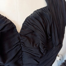 Charger l'image dans la galerie, 1940s - Stunning Buckle Back Rayon Crepe Dress - W28 (72cm)