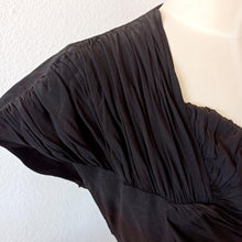 Charger l'image dans la galerie, 1940s - Stunning Buckle Back Rayon Crepe Dress - W28 (72cm)