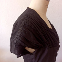 Charger l'image dans la galerie, 1940s - Stunning Buckle Back Rayon Crepe Dress - W28 (72cm)