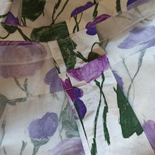 Charger l'image dans la galerie, 1950s - Stunning Purple Roses Cotton Dress - W26 (66cm)