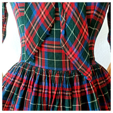Cargar imagen en el visor de la galería, 1950s 1960s - Adorable Tartan Tie Neck Flannel Dress - W26 (66cm)