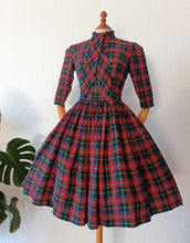 Cargar imagen en el visor de la galería, 1950s 1960s - Adorable Tartan Tie Neck Flannel Dress - W26 (66cm)