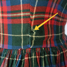 Cargar imagen en el visor de la galería, 1950s 1960s - Adorable Tartan Tie Neck Flannel Dress - W26 (66cm)
