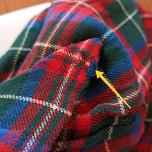Cargar imagen en el visor de la galería, 1950s 1960s - Adorable Tartan Tie Neck Flannel Dress - W26 (66cm)