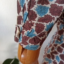 Cargar imagen en el visor de la galería, 1940s - Exquisite Peplum Ceramic Buttons Rayon Dress - W28.5 (72cm)