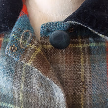 Load image into Gallery viewer, 1960s - FLORIANE/LEVI HASS, Paris - Elegant Tartan Wool Cape