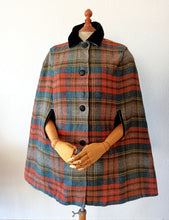 Load image into Gallery viewer, 1960s - FLORIANE/LEVI HASS, Paris - Elegant Tartan Wool Cape