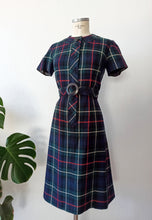 Charger l'image dans la galerie, 1960s - Elegant Tartan Wool Belted Dress - W33 (84cm)