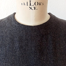 Charger l'image dans la galerie, 1960s - Gorgeous Houndstooth Wool Dress - W31 (78cm)