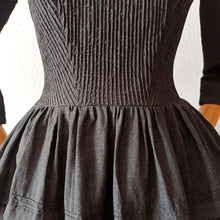 Cargar imagen en el visor de la galería, 1940s 1950s - Outstanding Beauty Grey Dress - W28.5 (72cm)