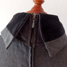 Cargar imagen en el visor de la galería, 1940s 1950s - Outstanding Beauty Grey Dress - W28.5 (72cm)