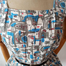 Load image into Gallery viewer, 1950s - Beautiful Novelty Print Cotton Dress - W31 (78cm)