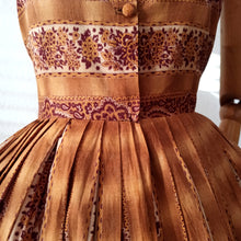 Charger l'image dans la galerie, 1950s 1960s - Gorgeous Autumnal Floral Print Cotton Dress - W25 (64cm)