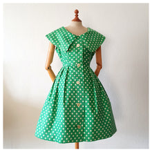 Charger l'image dans la galerie, 1950s - Iconic Adorable Green Dotted Cotton Dress - W27 (68cm)