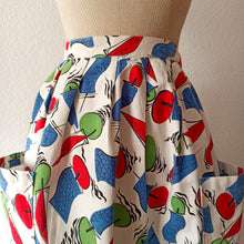 Charger l'image dans la galerie, 1940s 1950s - Adorable Toy Boats Novelty Print Skirt - W28 (70cm)