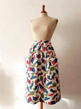 Charger l'image dans la galerie, 1940s 1950s - Adorable Toy Boats Novelty Print Skirt - W28 (70cm)