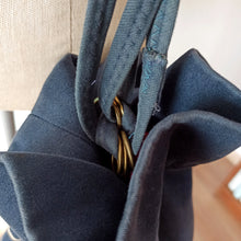 Cargar imagen en el visor de la galería, 1940s - Gorgeous Alpine Hand Embroidery Handbag