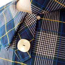 Charger l'image dans la galerie, 1950s - Gorgeous Navy Blue Tartan Winter Dress - W28.5 (72cm)