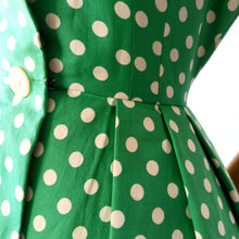 Charger l'image dans la galerie, 1950s - Iconic Adorable Green Dotted Cotton Dress - W27 (68cm)