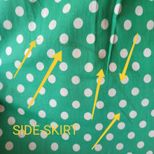 Charger l'image dans la galerie, 1950s - Iconic Adorable Green Dotted Cotton Dress - W27 (68cm)