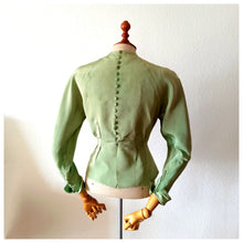 Cargar imagen en el visor de la galería, 1940s - Mabel, Paris - Exquisite Apple Green Soft Taffeta Blouse - W31 (80cm)