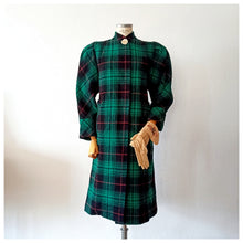 Cargar imagen en el visor de la galería, 1940s - Radical Puff Shoulders Tartan Wool Coat