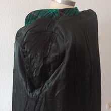 Cargar imagen en el visor de la galería, 1940s - Radical Puff Shoulders Tartan Wool Coat