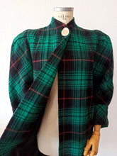 Cargar imagen en el visor de la galería, 1940s - Radical Puff Shoulders Tartan Wool Coat