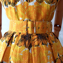 Charger l'image dans la galerie, 1950s - ASTOR, France - Spectacular Roses Floral Print Dress - W28.5 (72cm)