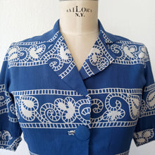 Cargar imagen en el visor de la galería, 1940s - Exquisite Parisien Puffed Sleeves Rayon Suit