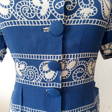 Cargar imagen en el visor de la galería, 1940s - Exquisite Parisien Puffed Sleeves Rayon Suit