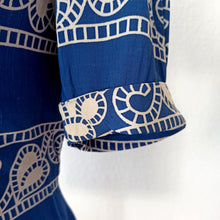 Cargar imagen en el visor de la galería, 1940s - Exquisite Parisien Puffed Sleeves Rayon Suit