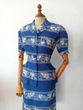 Cargar imagen en el visor de la galería, 1940s - Exquisite Parisien Puffed Sleeves Rayon Suit