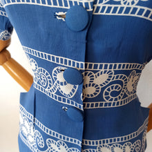 Cargar imagen en el visor de la galería, 1940s - Exquisite Parisien Puffed Sleeves Rayon Suit