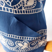 Cargar imagen en el visor de la galería, 1940s - Exquisite Parisien Puffed Sleeves Rayon Suit