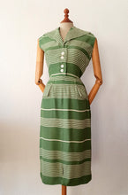 Charger l'image dans la galerie, 1940s 1950s - Gorgeous Green Rayon Stripped Dress - W25/26 (64/66cm)