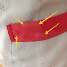 Charger l'image dans la galerie, 1950s - Lovely Birds Novelty Rayon Top - W30 (76cm)