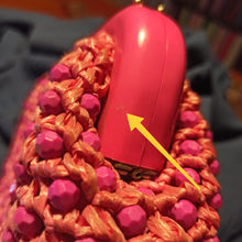 Laden Sie das Bild in den Galerie-Viewer, 1950s 1960s - Galeries LaFayette, Paris - Collector's Beaded Raffia Pink Handbag